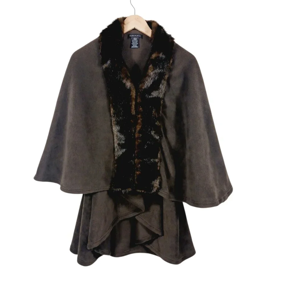 Parkhurst, One Size, Brown Fleece Cape With Faux Fur Collar, Has Inside Armholes - Picture 5 of 16